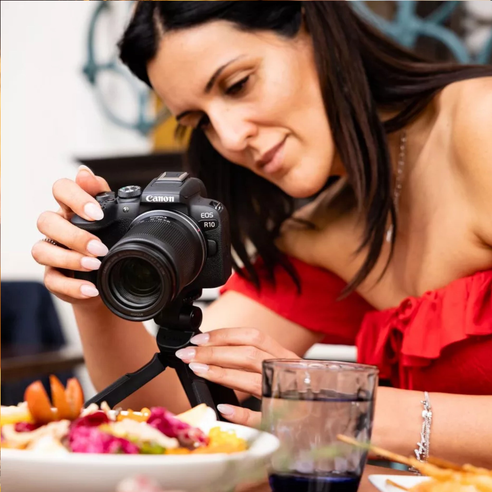 Canon Eos R10 Mirrorless Camera & 18-150mm IS STM lens