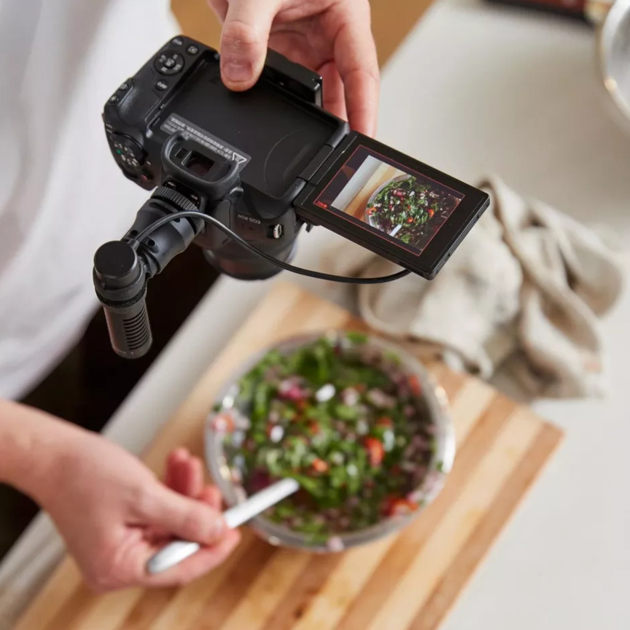 Canon Eos R50 Mirrorless Content Creator Kit