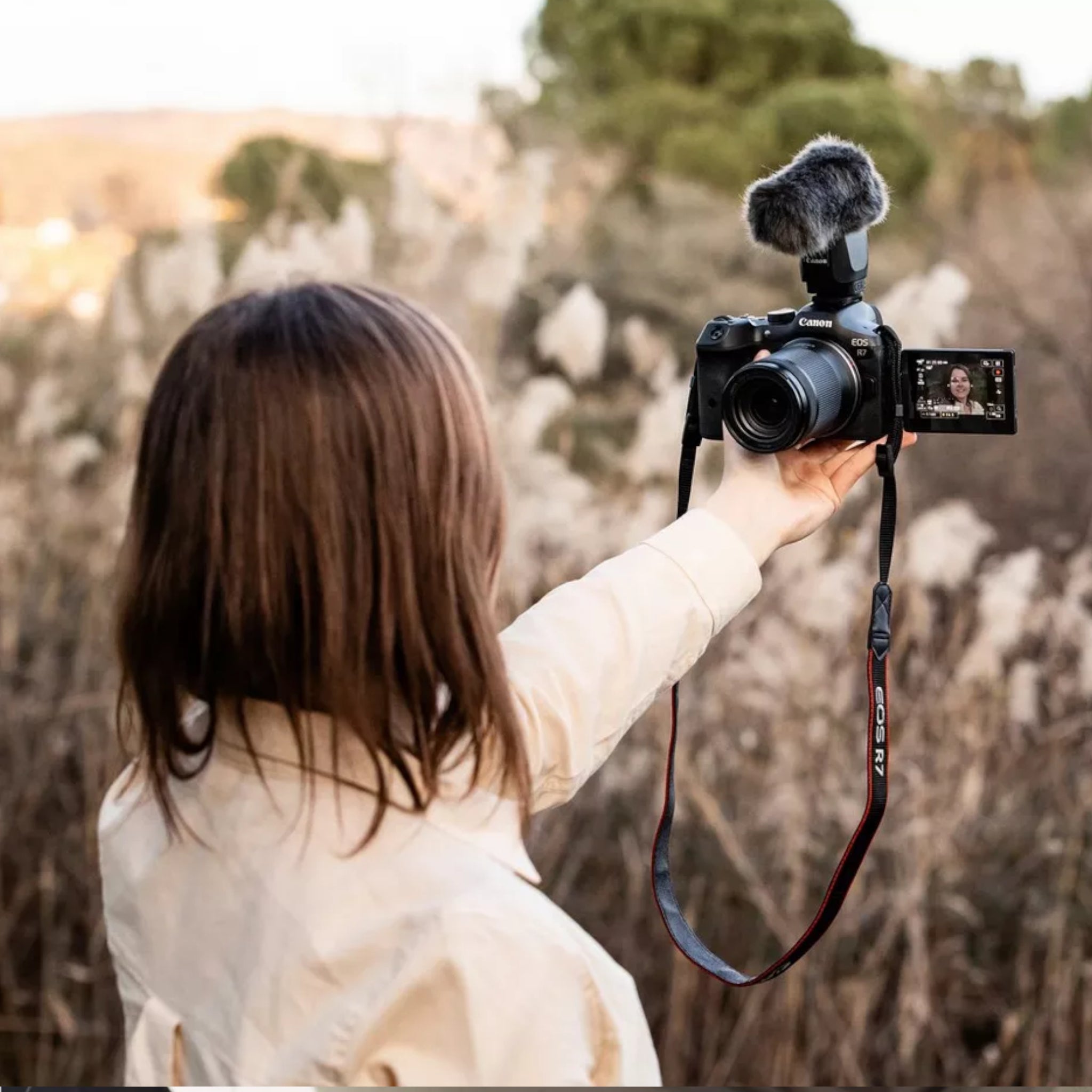 Canon Eos R7 Mirrorless Dslr Camera &18-150mm IS STM lens