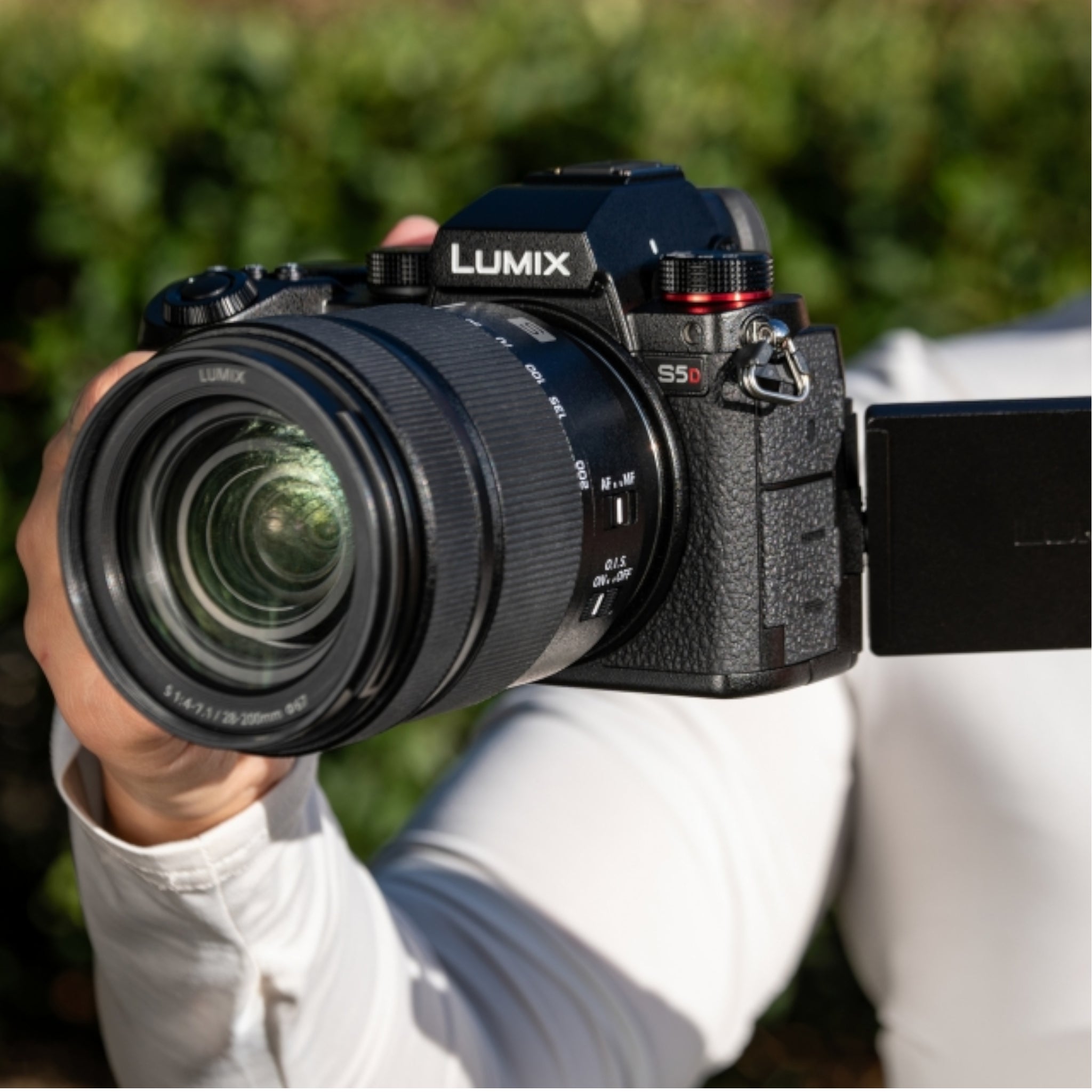Panasonic Lumix DC-S5DN Mirrorless Camera & S-R1840 lens