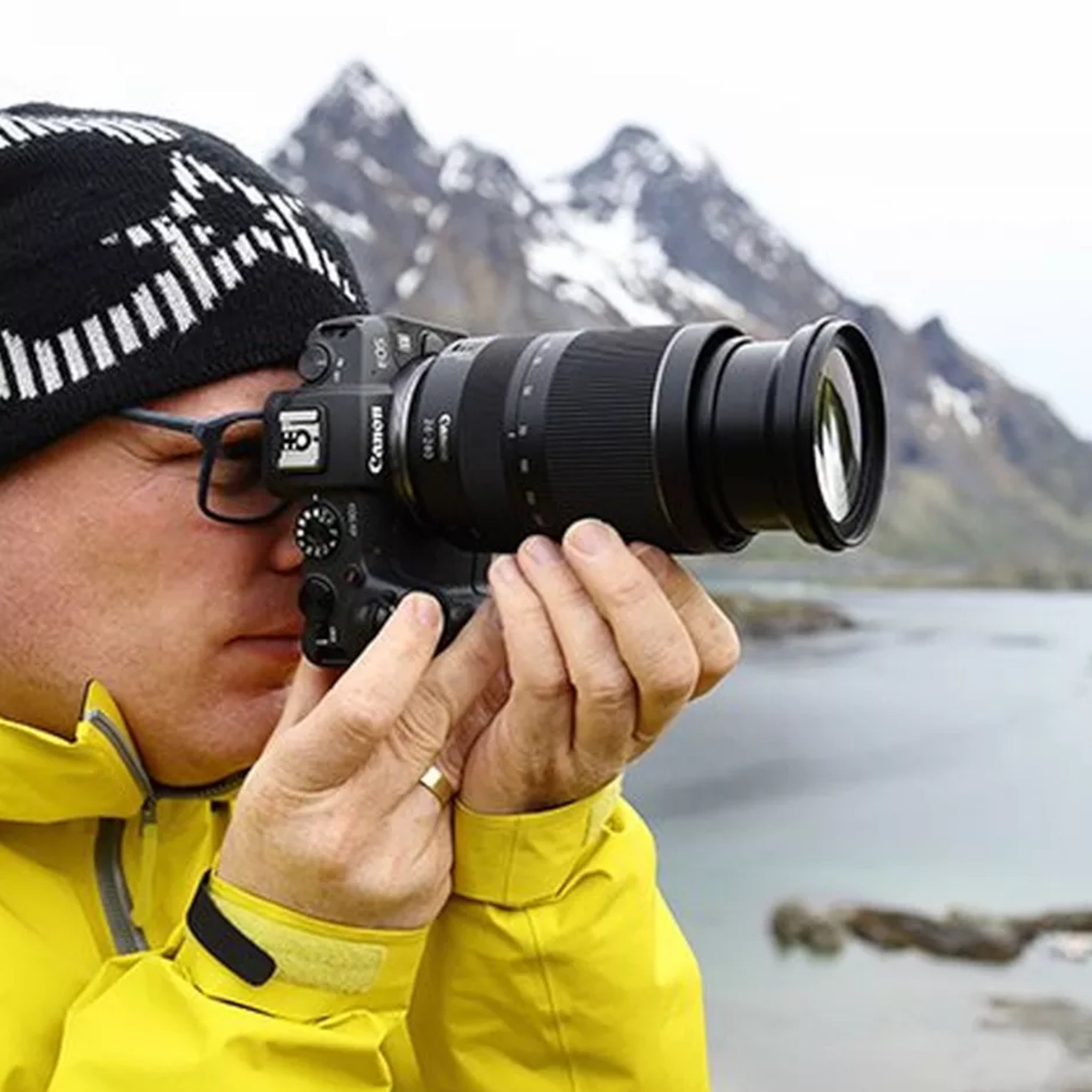 Canon RF 24-240mm f 4.5-6.3 IS USM lens