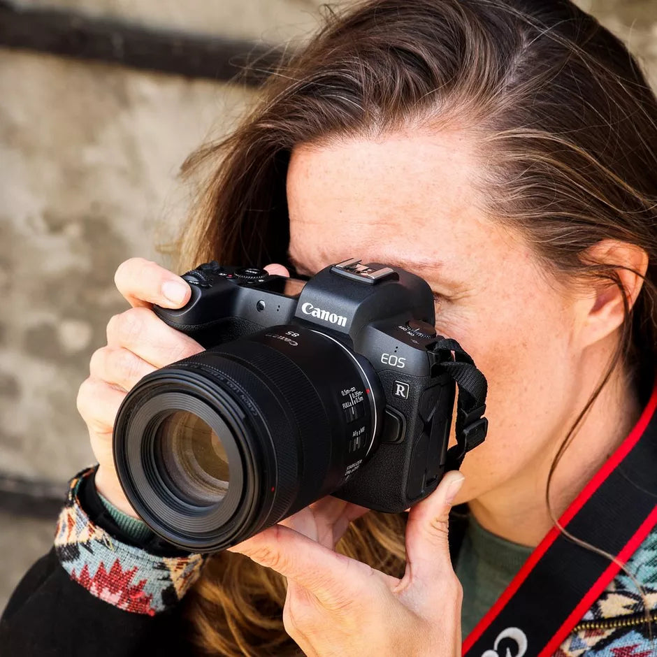 Canon RF 85mm f/2 Macro IS STM lens