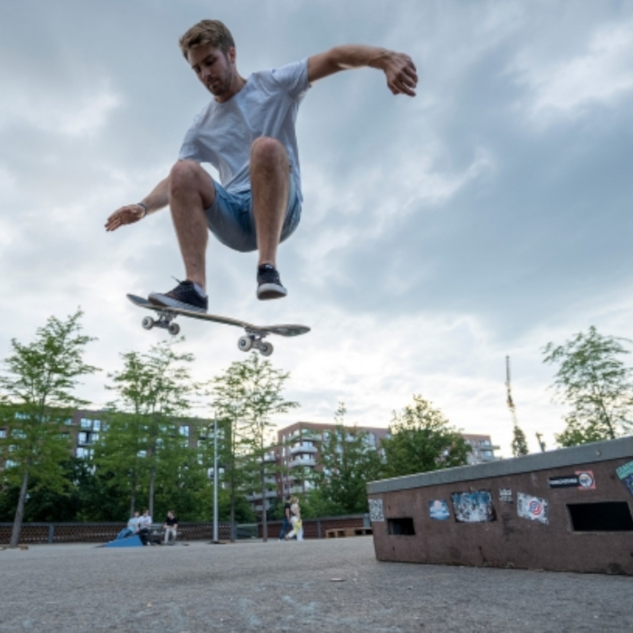 Panasonic Lumix DC-S5DN Mirrorless Camera & S-R1840 lens